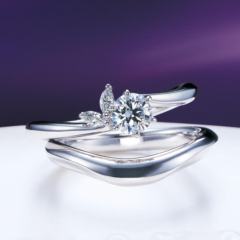 新潟で人気の結婚指輪と婚約指輪 にわか(ニワカ) | にわか（ニワカ）月のダイヤモンドエンゲージリング